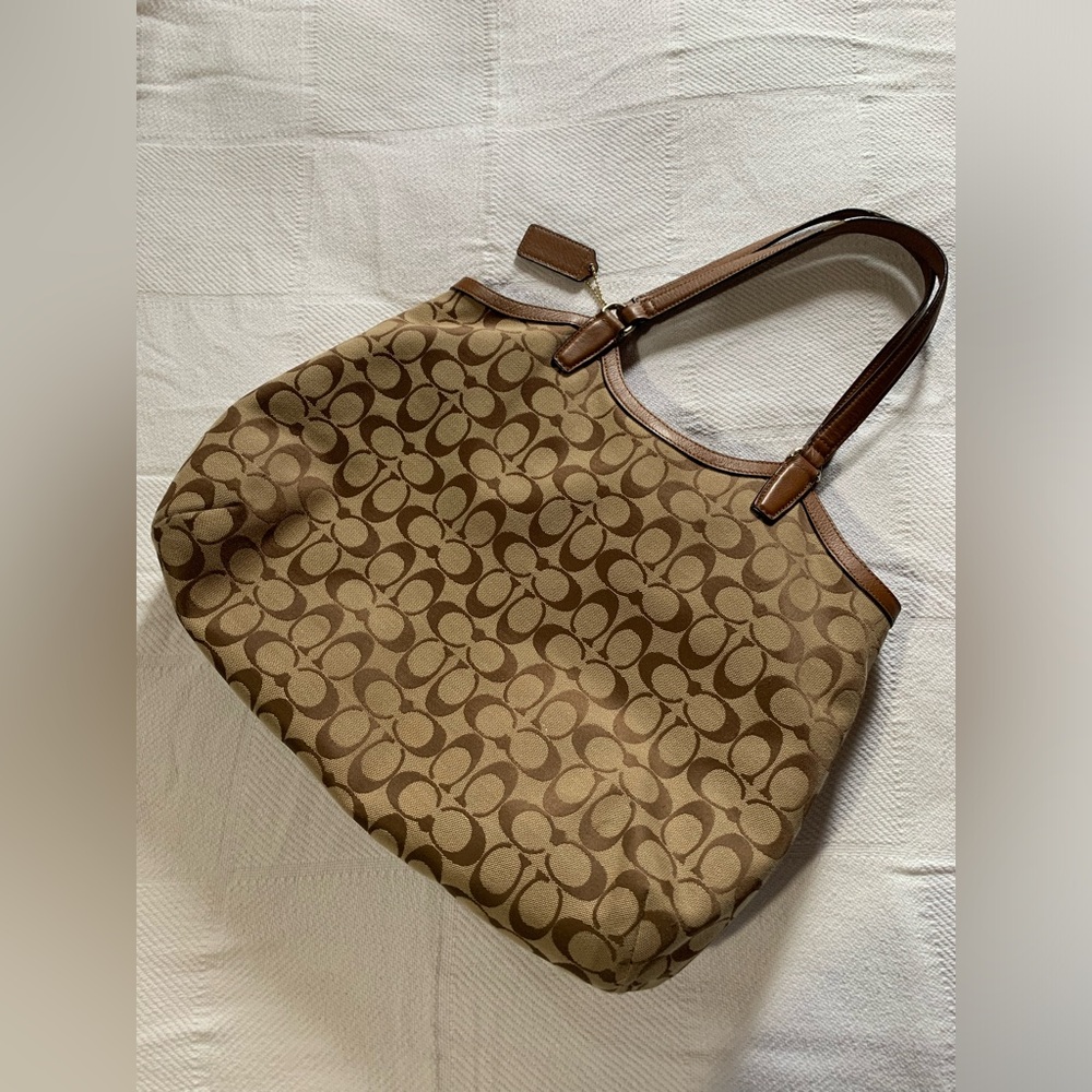 cute coach tote hand bag - Picture 2 of 8